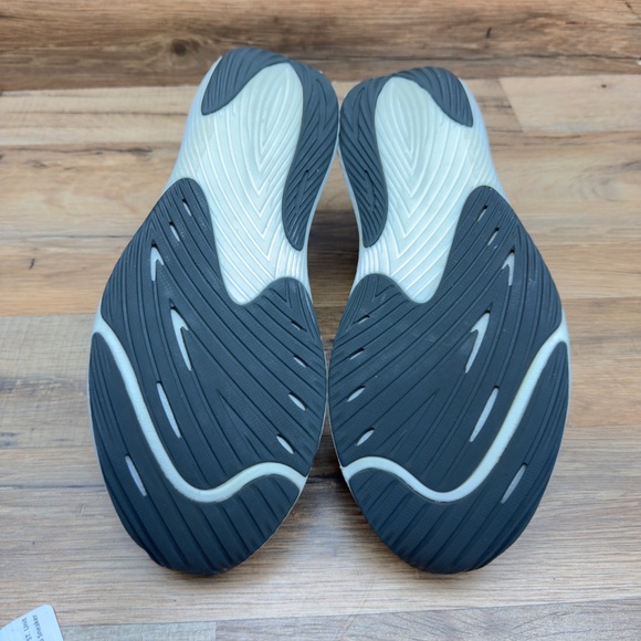 New Balance® Men's 11D  FuelCell Rebel Running Shoes  White/Neon Dragonfly - Picture 6 of 8